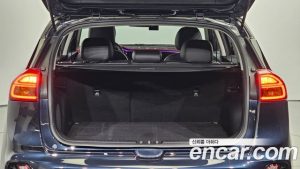 Kia Niro 1.6 HEV 2020 года из Южной Кореи