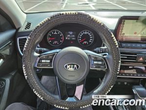 Kia Seltos Бензин 1.6 Turbo 2WD 2020 года из Южной Кореи