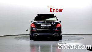 Mercedes-Benz E-Class E300 4MATIC AMG Line 2020 года из Южной Кореи