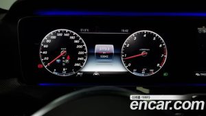 Mercedes-Benz E-Class E300 4MATIC AMG Line 2020 года из Южной Кореи