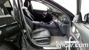 Mercedes-Benz E-Class E300 4MATIC AMG Line 2020 года из Южной Кореи
