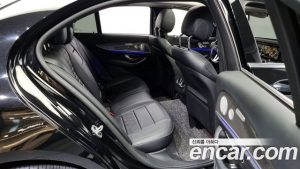 Mercedes-Benz E-Class E300 4MATIC AMG Line 2020 года из Южной Кореи