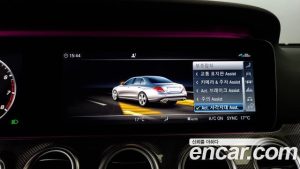 Mercedes-Benz E-Class E300 4MATIC AMG Line 2020 года из Южной Кореи