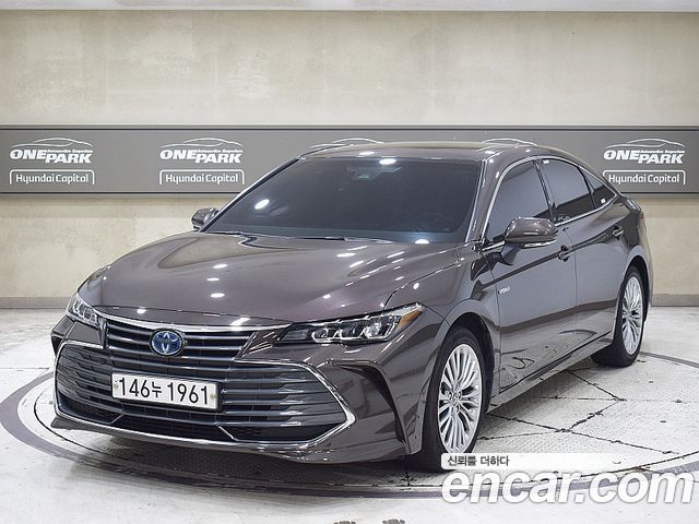 Toyota Avalon 2.5 HYBRID 2019 года из Кореи