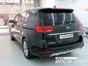 Kia Carnival 9-Seater Noblesse Special 2020 года из Южной Кореи