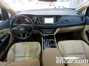 Kia Carnival 9-Seater Noblesse Special 2020 года из Южной Кореи