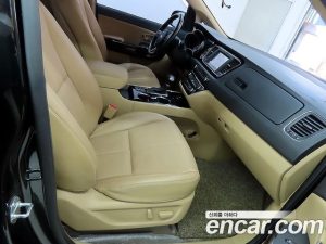Kia Carnival 9-Seater Noblesse Special 2020 года из Южной Кореи