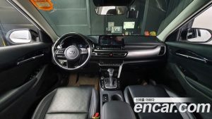 Kia Seltos Дизель 1.6 2WD 2021 года из Южной Кореи