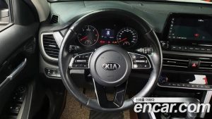 Kia Seltos Дизель 1.6 2WD 2021 года из Южной Кореи