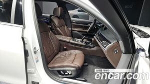 BMW 7-Series 740Li xDrive M Sport 2021 года из Южной Кореи