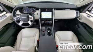 Land Rover Discovery 2.0 P300 SE 2023 года из Южной Кореи