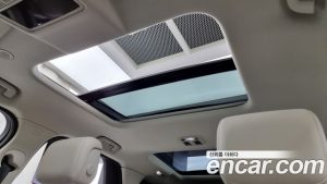 Land Rover Discovery 2.0 P300 SE 2023 года из Южной Кореи
