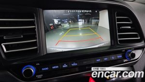 Hyundai AVANTE 1.6 2020 года из Южной Кореи