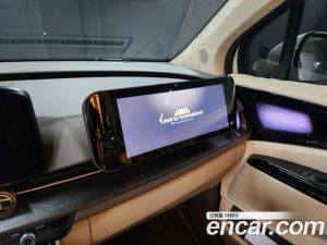 Kia Carnival Бензин 9-Seater HI-Limousine (Special Hi-End Version) 2023 года из Южной Кореи
