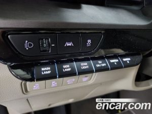 Kia Carnival Бензин 9-Seater HI-Limousine (Special Hi-End Version) 2023 года из Южной Кореи