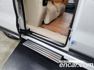 Kia Carnival Бензин 9-Seater HI-Limousine (Special Hi-End Version) 2023 года из Южной Кореи