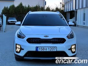 Kia Niro 1.6 HEV 2021 года из Южной Кореи