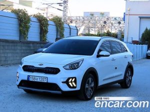 Kia Niro 1.6 HEV 2021 года из Южной Кореи