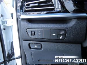 Kia Niro 1.6 HEV 2021 года из Южной Кореи
