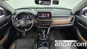 Kia Seltos Дизель 1.6 2WD 2020 года из Южной Кореи