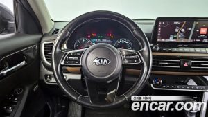 Kia Seltos Дизель 1.6 2WD 2020 года из Южной Кореи