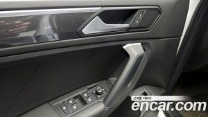 Volkswagen Tiguan 2.0 TDI Premium 2020 года из Южной Кореи