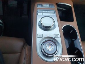 Genesis GV70 2.5T Бензин AWD 2023 года из Южной Кореи