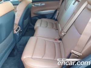 Genesis GV70 2.5T Бензин AWD 2023 года из Южной Кореи