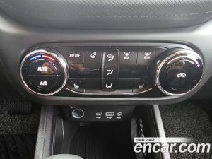 ChevroletGMDaewoo Trailblazer 1.3 Turbo 2WD 2022 года из Южной Кореи