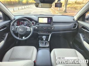 Kia Seltos Дизель 1.6 2WD 2021 года из Южной Кореи