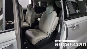 Kia Carnival Бензин 9-Seater Noblesse 2023 года из Южной Кореи