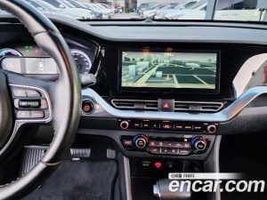 Kia Niro 1.6 HEV 2021 года из Южной Кореи