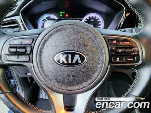 Kia Niro 1.6 HEV 2021 года из Южной Кореи