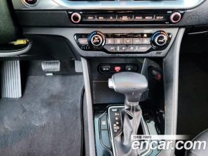 Kia Niro 1.6 HEV 2021 года из Южной Кореи