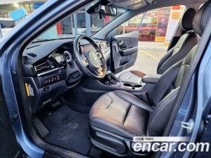 Kia Niro 1.6 HEV 2021 года из Южной Кореи