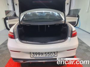 Mercedes-Benz E-Class E450 4MATIC Coupe 2020 года из Южной Кореи