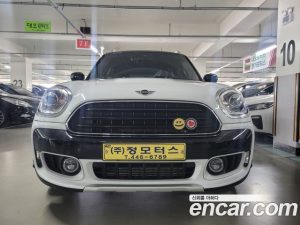 Mini Countryman Savile Row Edition 2020 года из Южной Кореи