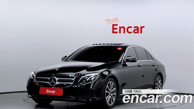 Mercedes-Benz E-Class E300 4MATIC Avantgarde 2019 года из Кореи