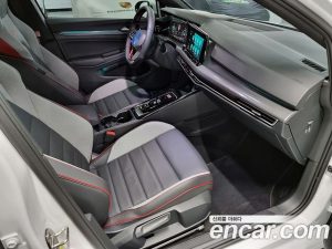 Volkswagen Golf 2.0 GTI 2023 года из Южной Кореи