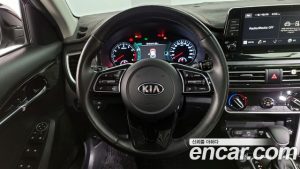 Kia Seltos Бензин 1.6 Turbo 2WD 2022 года из Южной Кореи