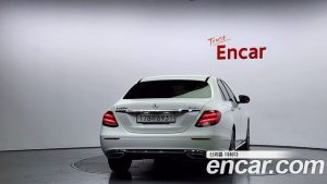 Mercedes-Benz E-Class E220d Avantgarde 2020 года из Южной Кореи