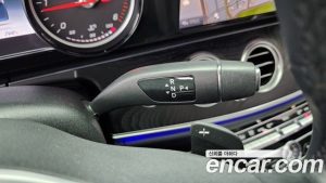 Mercedes-Benz E-Class E220d Avantgarde 2020 года из Южной Кореи