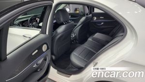 Mercedes-Benz E-Class E220d Avantgarde 2020 года из Южной Кореи