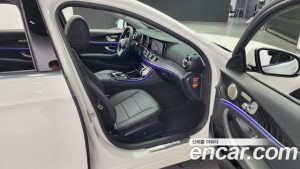 Mercedes-Benz E-Class E220d Avantgarde 2020 года из Южной Кореи