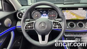 Mercedes-Benz E-Class E220d Avantgarde 2020 года из Южной Кореи