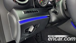 Mercedes-Benz E-Class E220d Avantgarde 2020 года из Южной Кореи