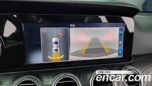 Mercedes-Benz E-Class E220d Avantgarde 2020 года из Южной Кореи