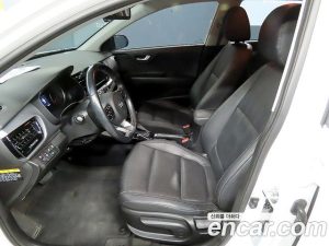 Kia Stonic 1.4 2020 года из Южной Кореи