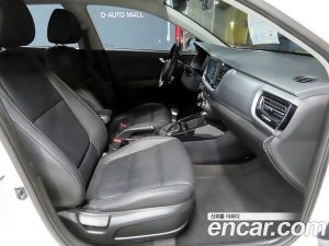 Kia Stonic 1.4 2020 года из Южной Кореи