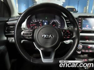Kia Stonic 1.4 2020 года из Южной Кореи